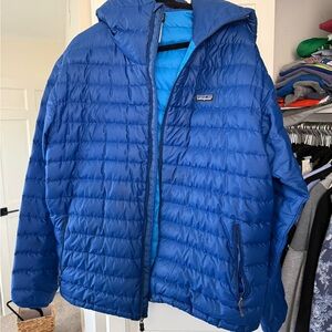 Patagonia Men’s Royal Blue Quilted Hooded Puffer Jacket